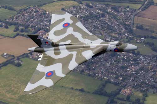 Vulcan bomber in final season : : FLYER