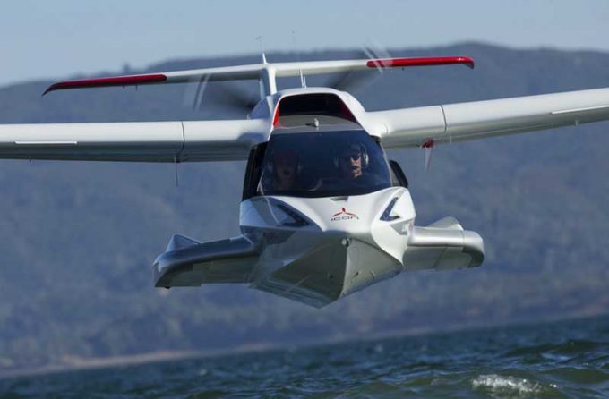 Chief test pilot killed in Icon A5 crash : : FLYER