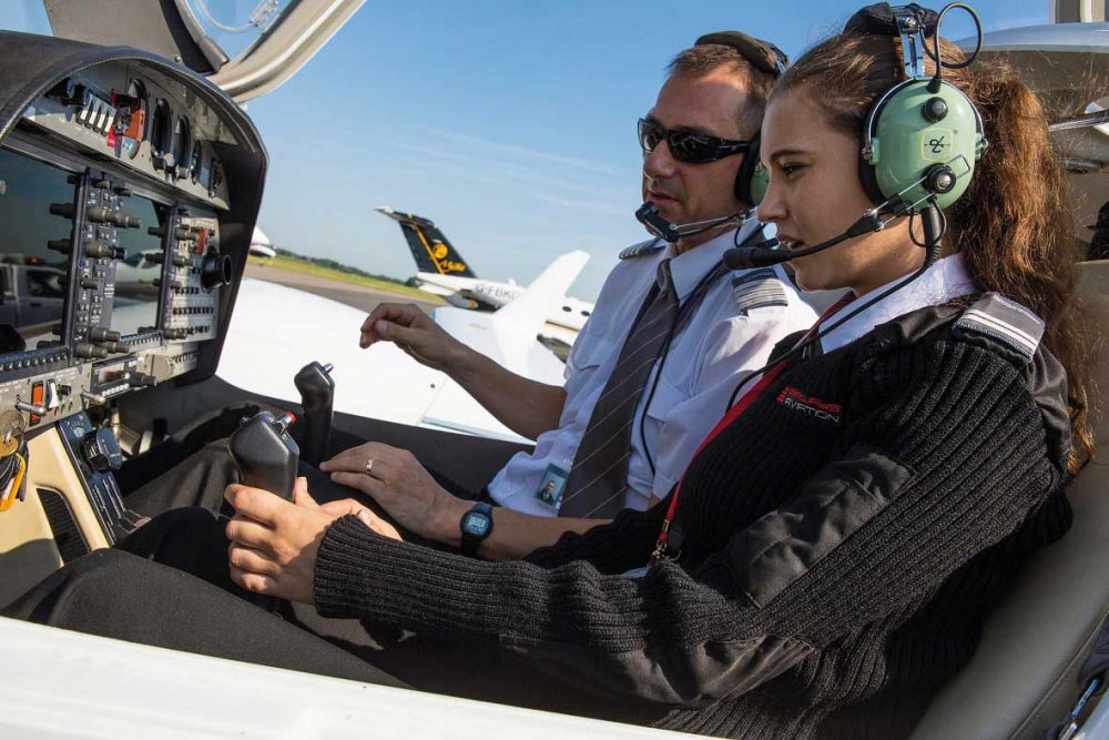 female pilot scholarship