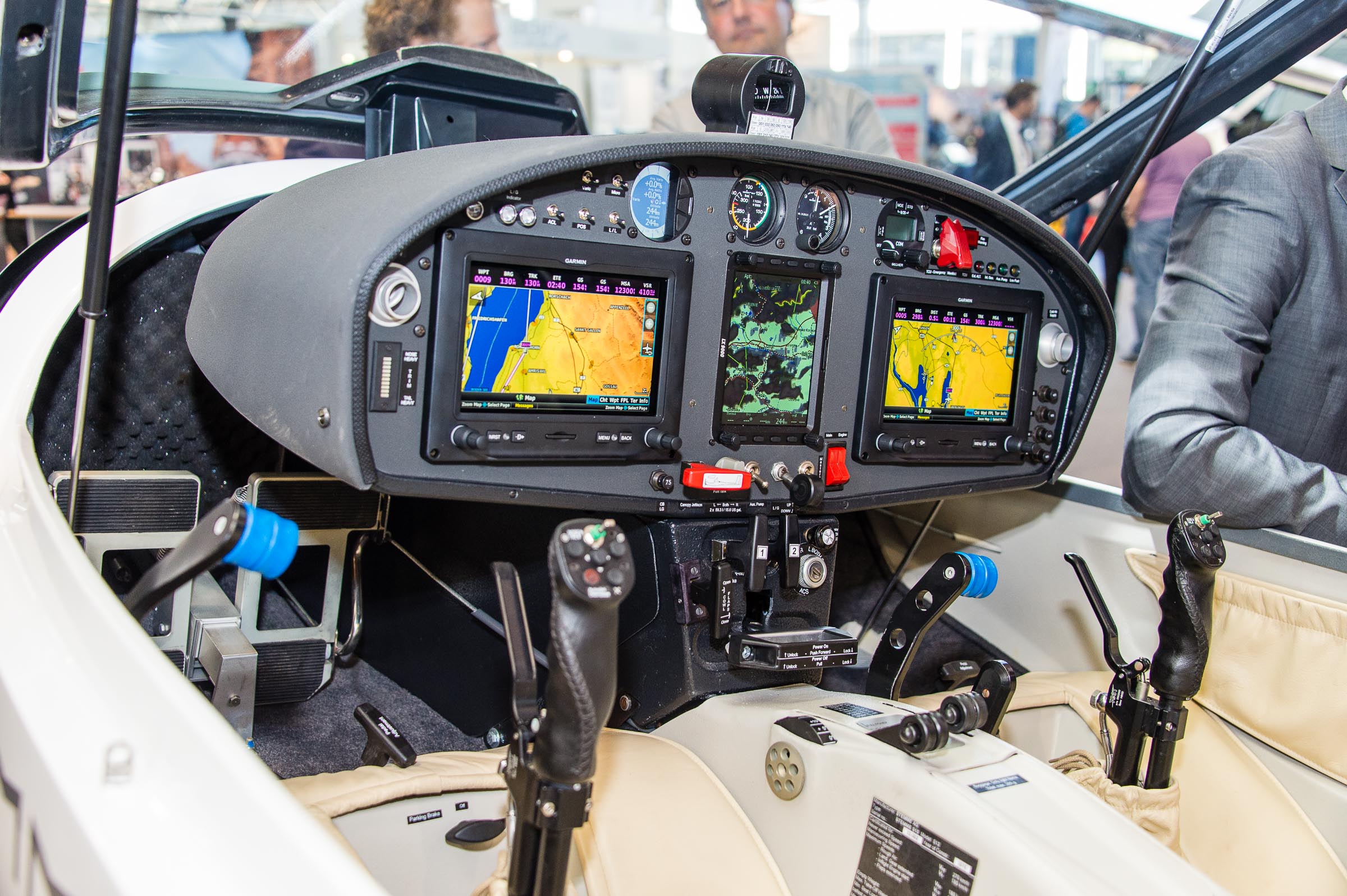rødme se Bonde Stemme updates S12 cockpit with Garmin G3X : : FLYER
