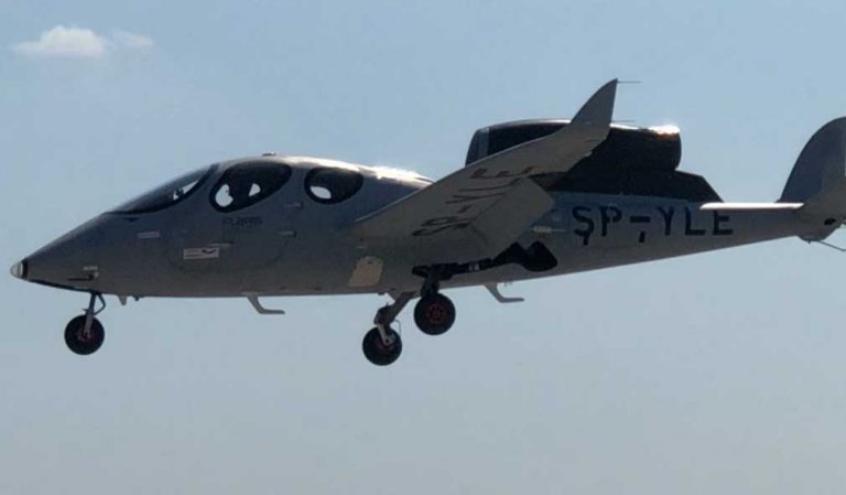 Flaris jet makes first flight : : FLYER