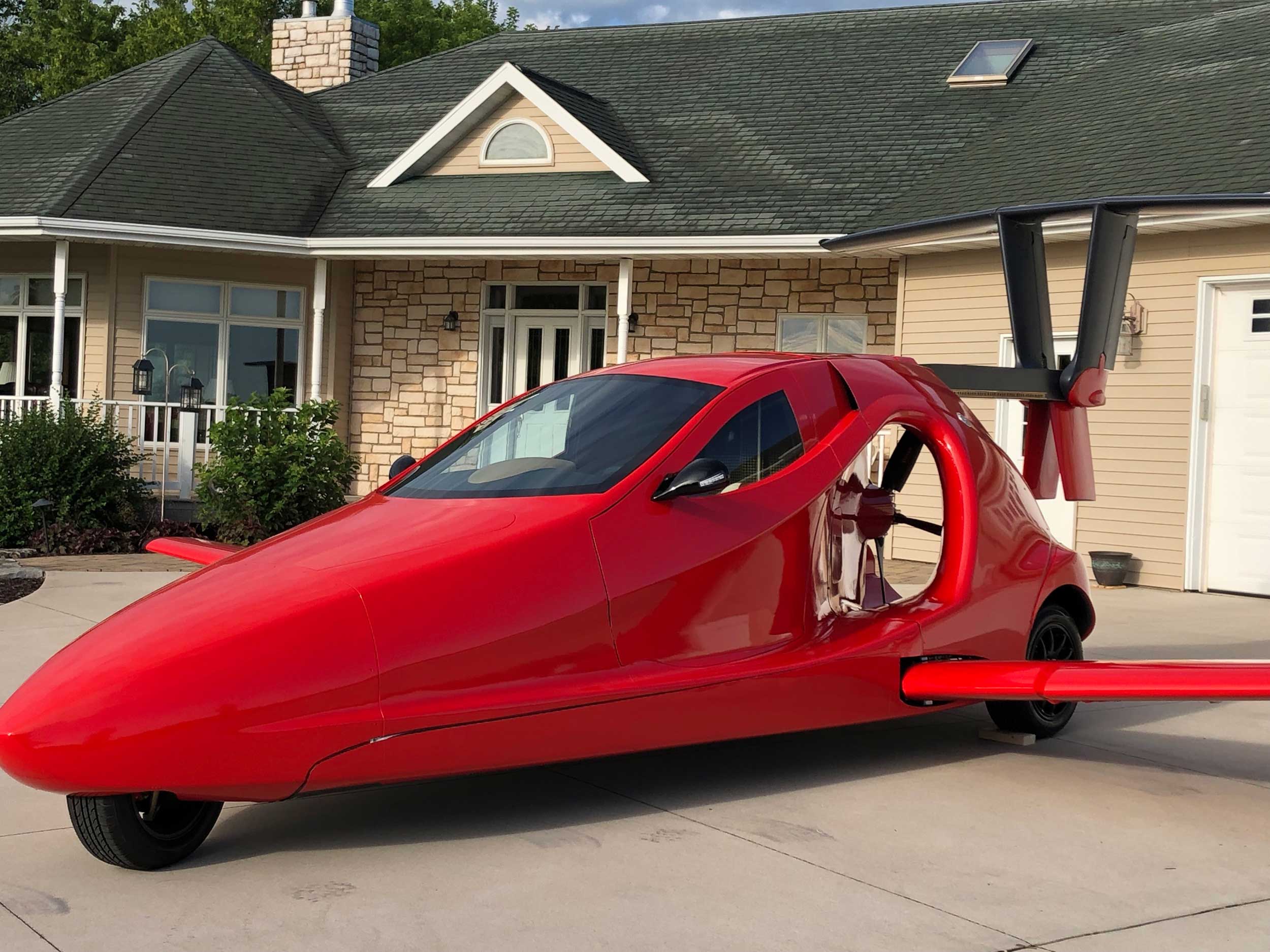 flying car 'switchblade' transforms from road-legal vehicle to