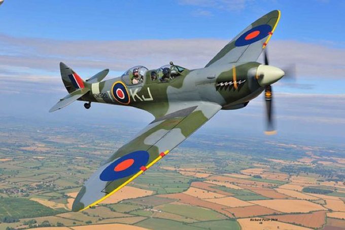 Win a Spitfire flight with British Aerobatics : : FLYER