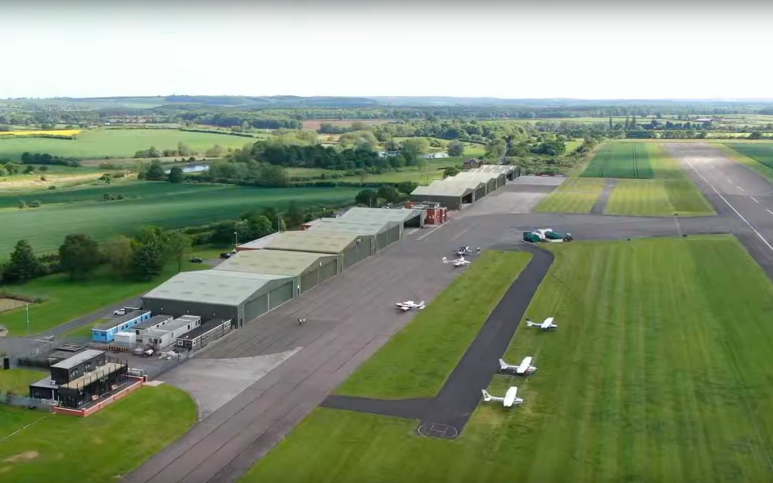 Gamston pilots and businesses wait for Thatcham decision : 