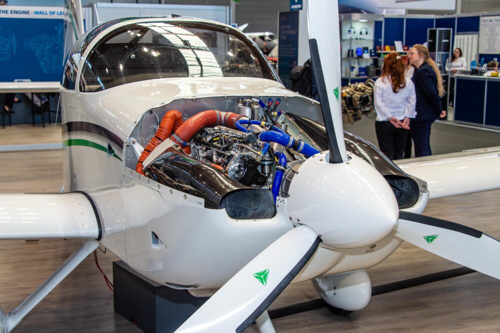 Continental CD-155 diesel engine in a Van's Aircraft RV-9A