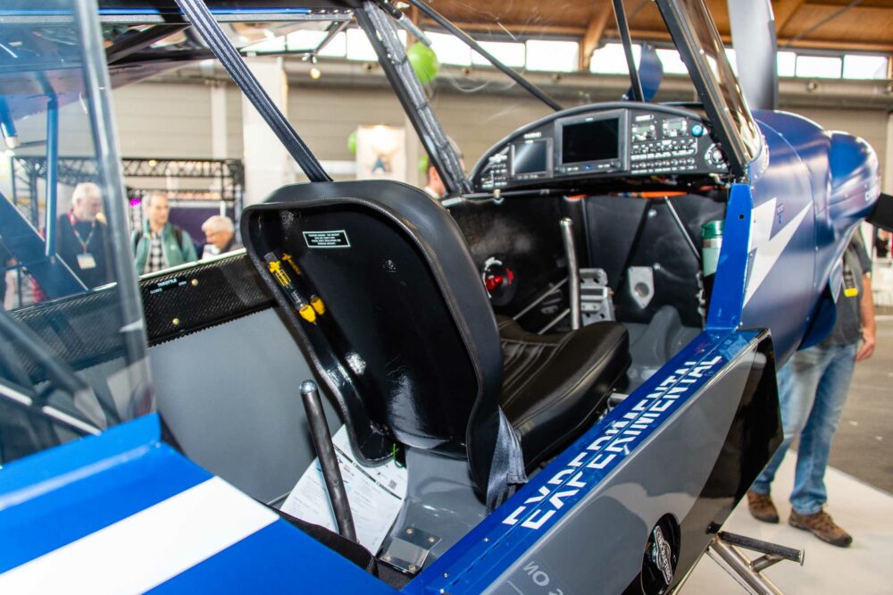 Interior of the thoroughly modern Carbon Cub UL