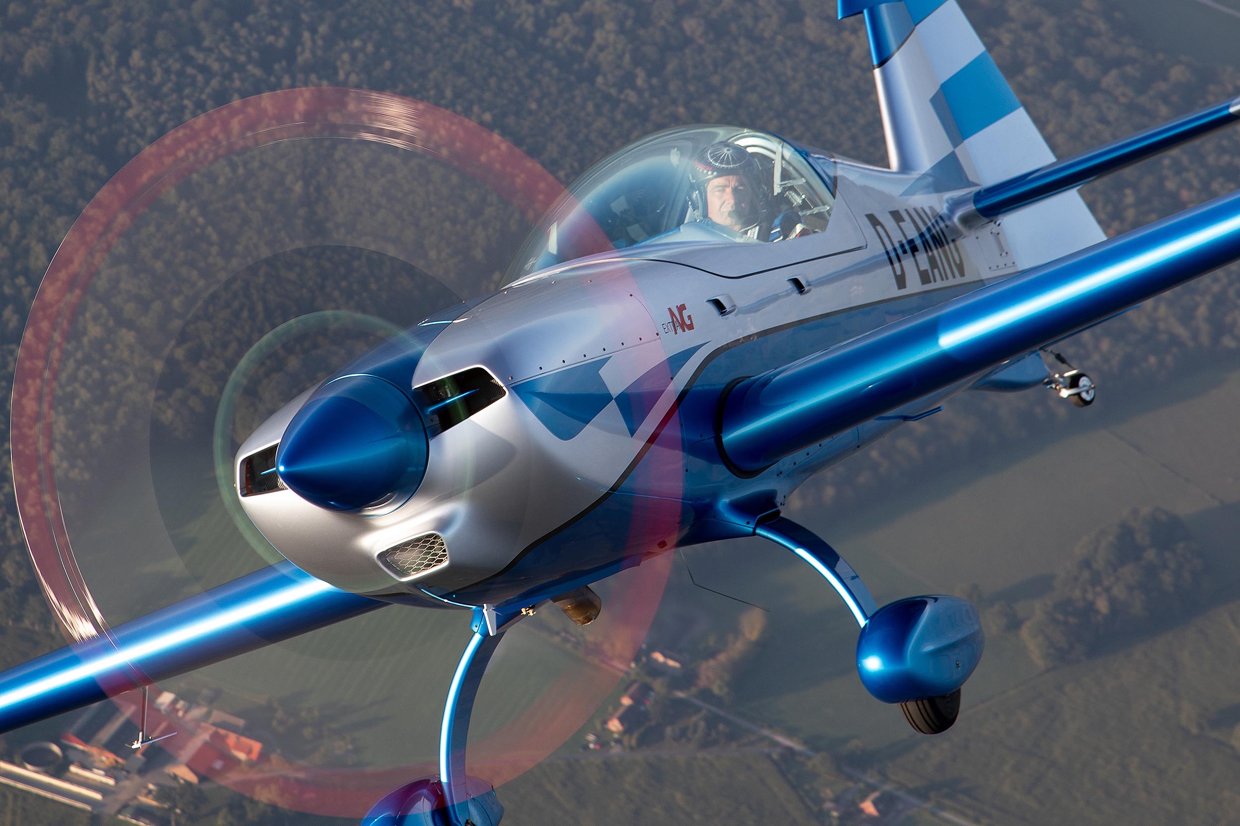 Extra Aircraft NG : : FLYER