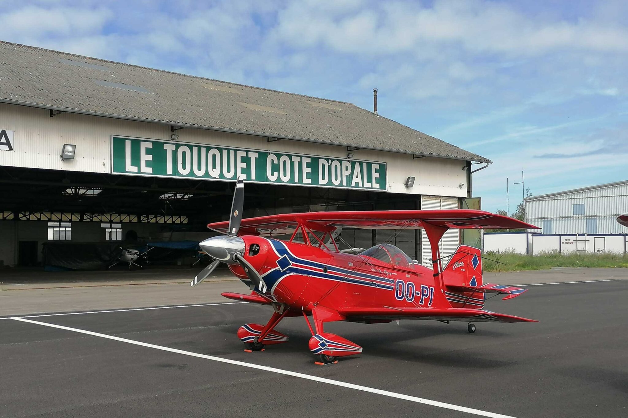 Le Touquet Aeroport renamed for Queen Elizabeth II : : FLYER