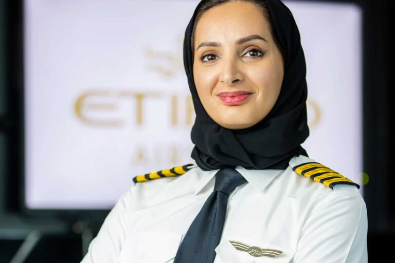 Etihad Pilot Makes History As The UAE’s First Female Emirati Captain ...