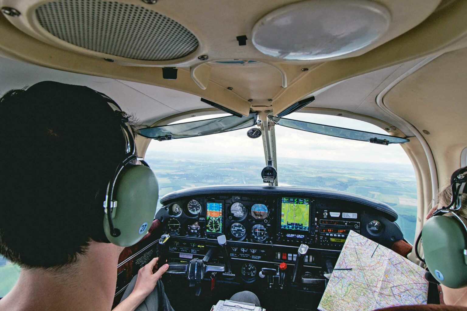Airplane training. Line oriented flight training. инструктор в самолете. яруков александр львович пилот гражданской авиации. Airplane training.