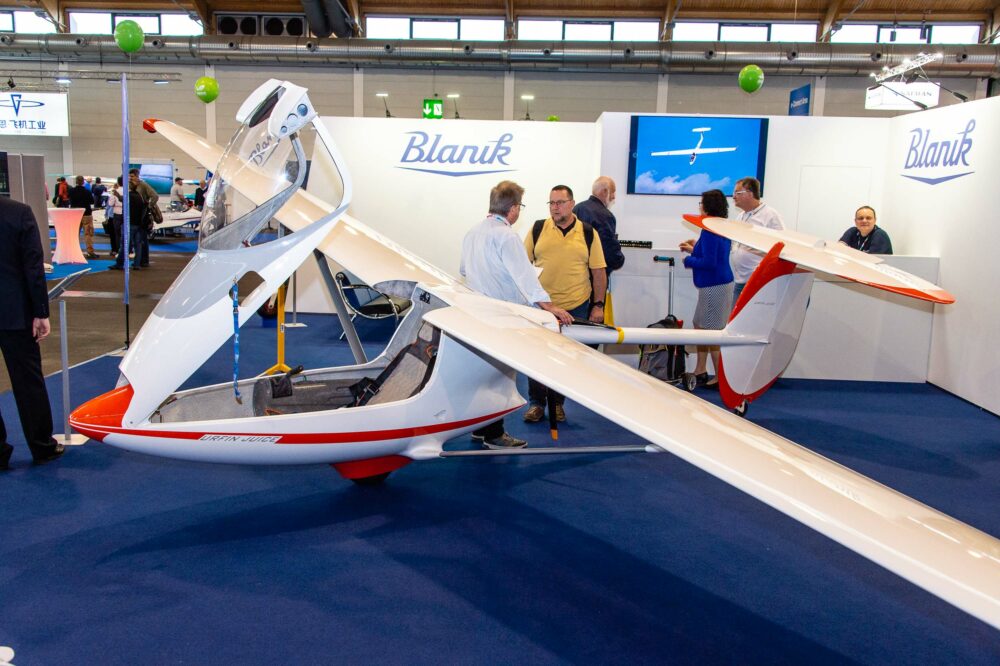 Weird name, appealing idea: Urfin Juice ultra-light self-powered glider from Blanik