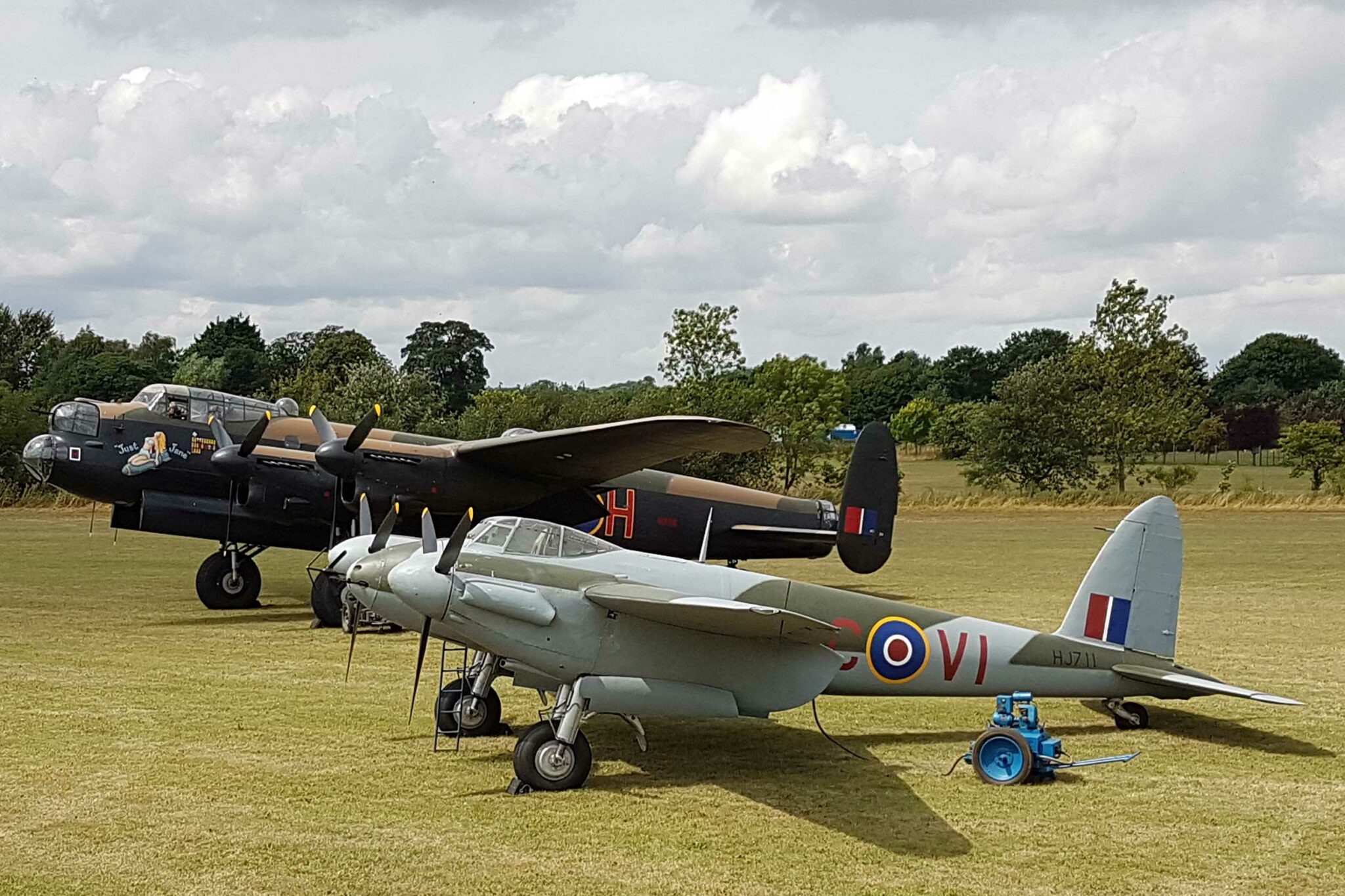 East Kirkby fly-in: see the Lanc taxi : : FLYER