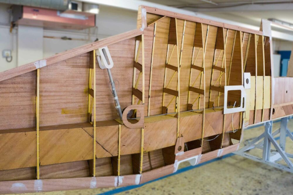 The box section made from wood is the Robin RD400's wing spar
