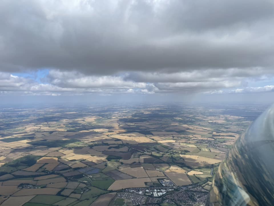 Pete Stratten Running a 70km long cloud street towards Grafham Water during a 300km task.