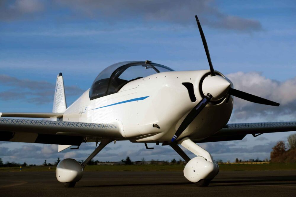 Aura Aero's electric Integral E aerobatic two-seater