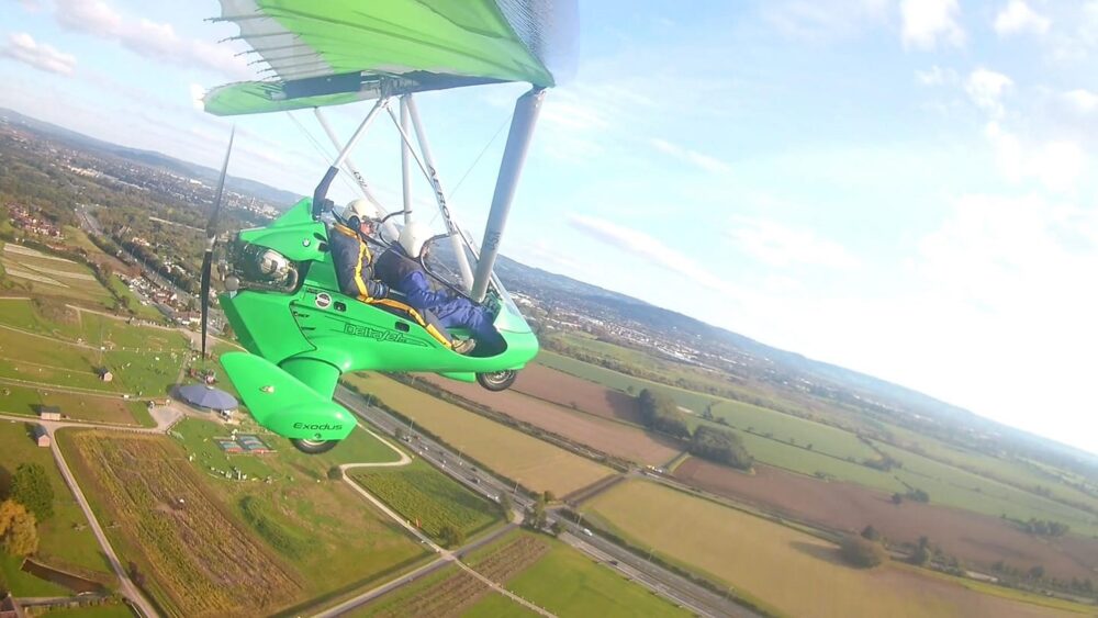 Flying recently with my friend in his Deltajet 500 stingray flexwing over Gloucestershire.