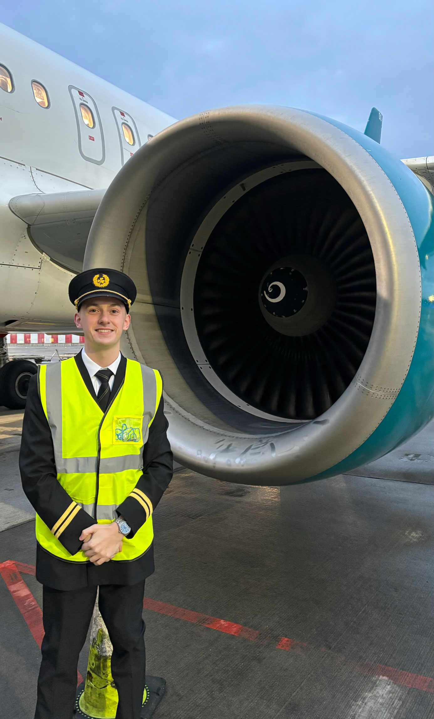 First Officer Daly and Aer Lingus jet engine