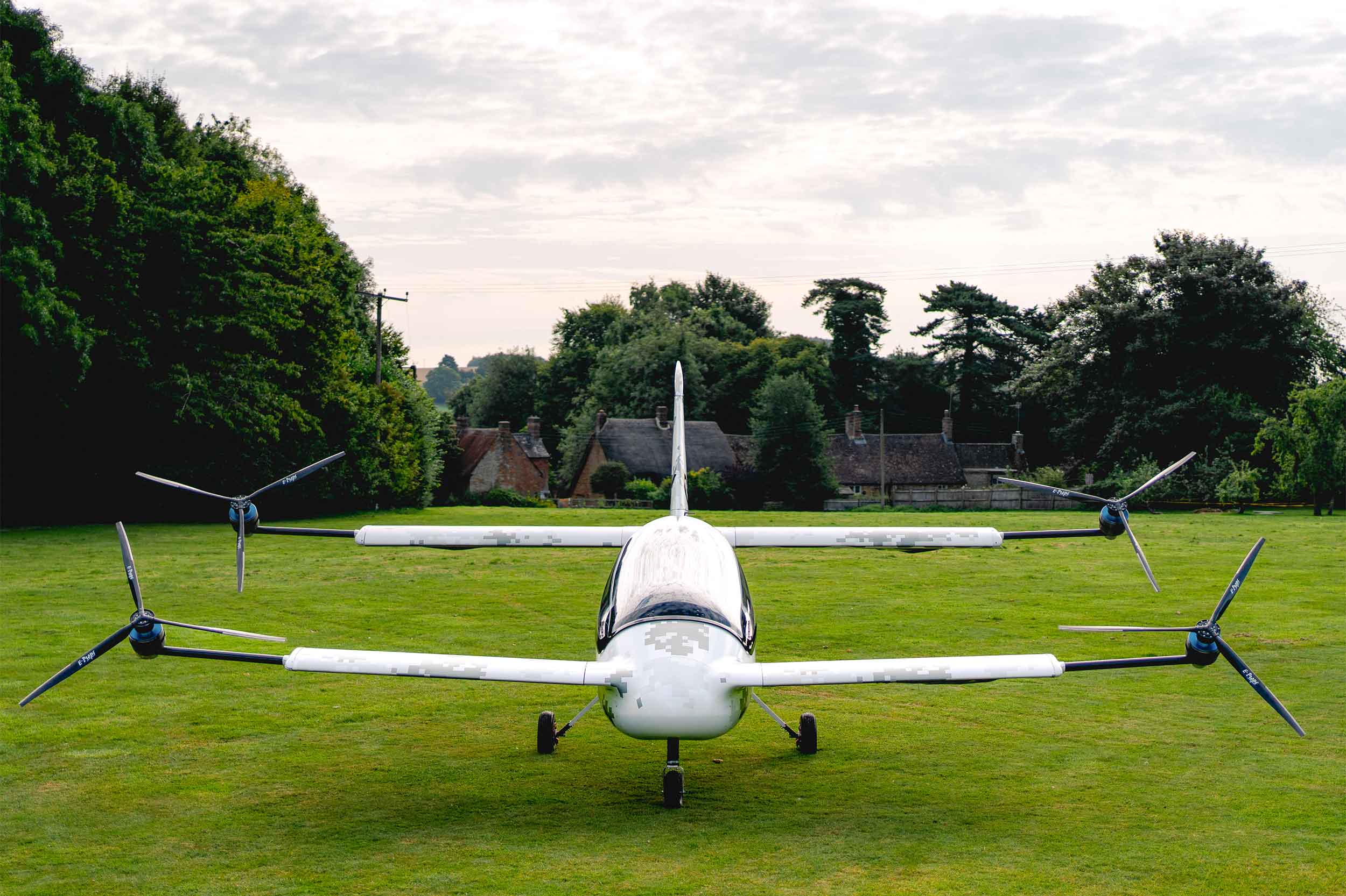 Skyfly Axe can land and take-off on a conventional runway as well as vertically