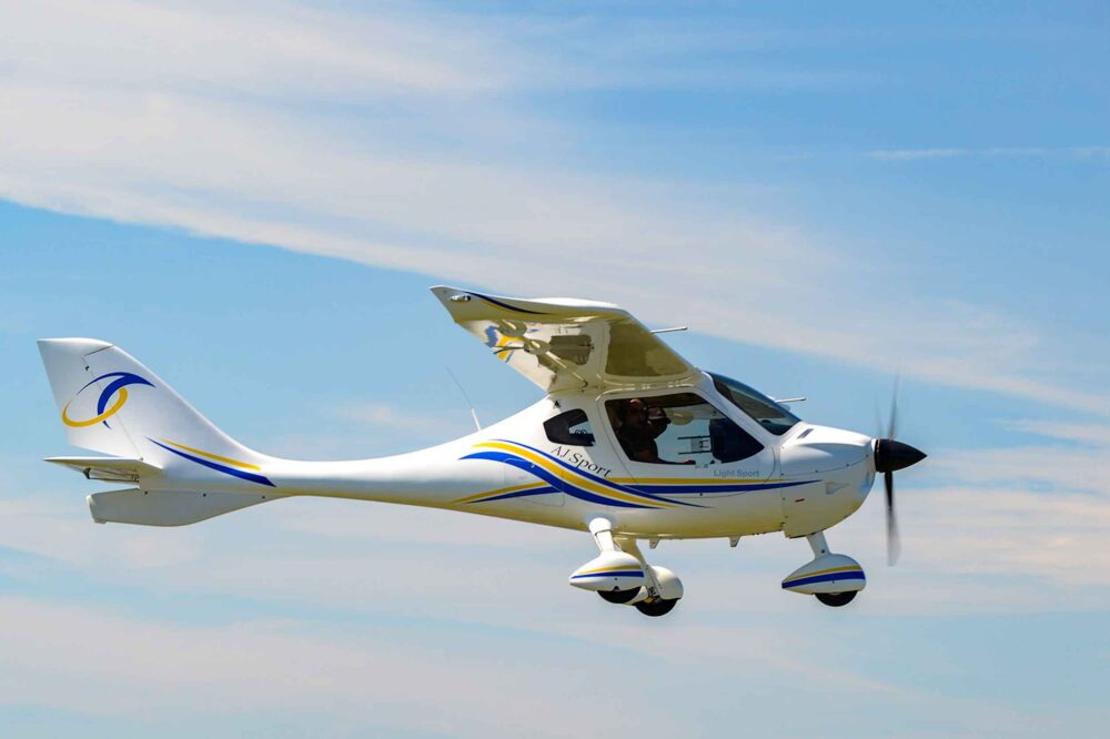 Now does that look like a duck? No, it's an AeroJones Sport. Photos: AeroJones