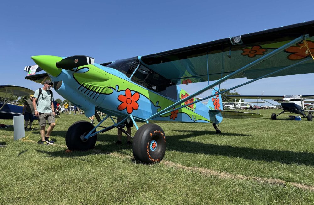 "Ruh-ro shaggy!" Brilliant Scooby Doo Mystery Machine paint scheme on this Carbon Cub.