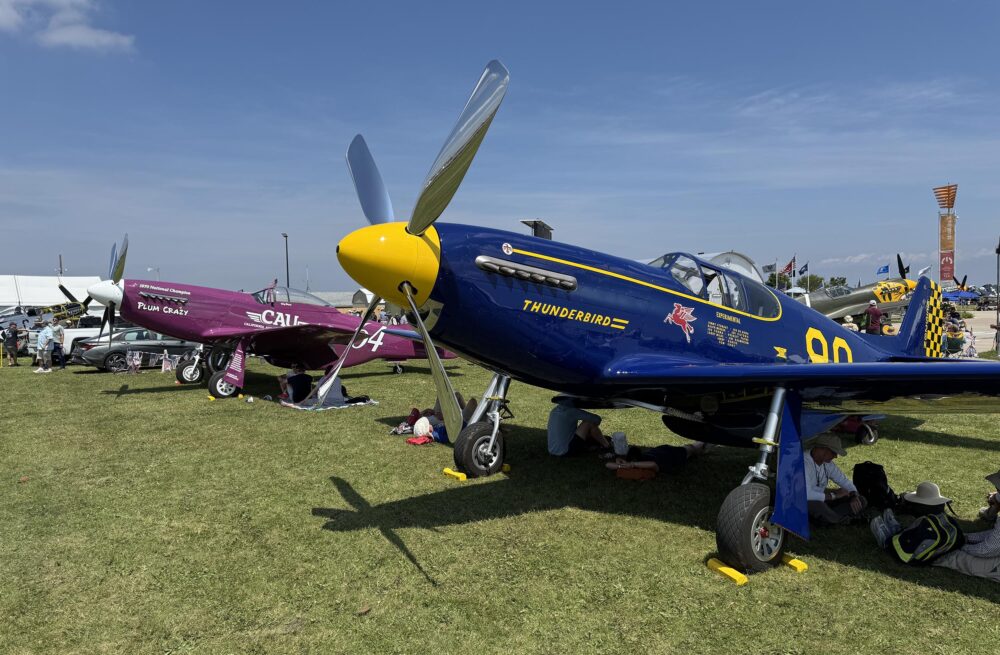 A fabulous and colourful pair of racing P-51s.