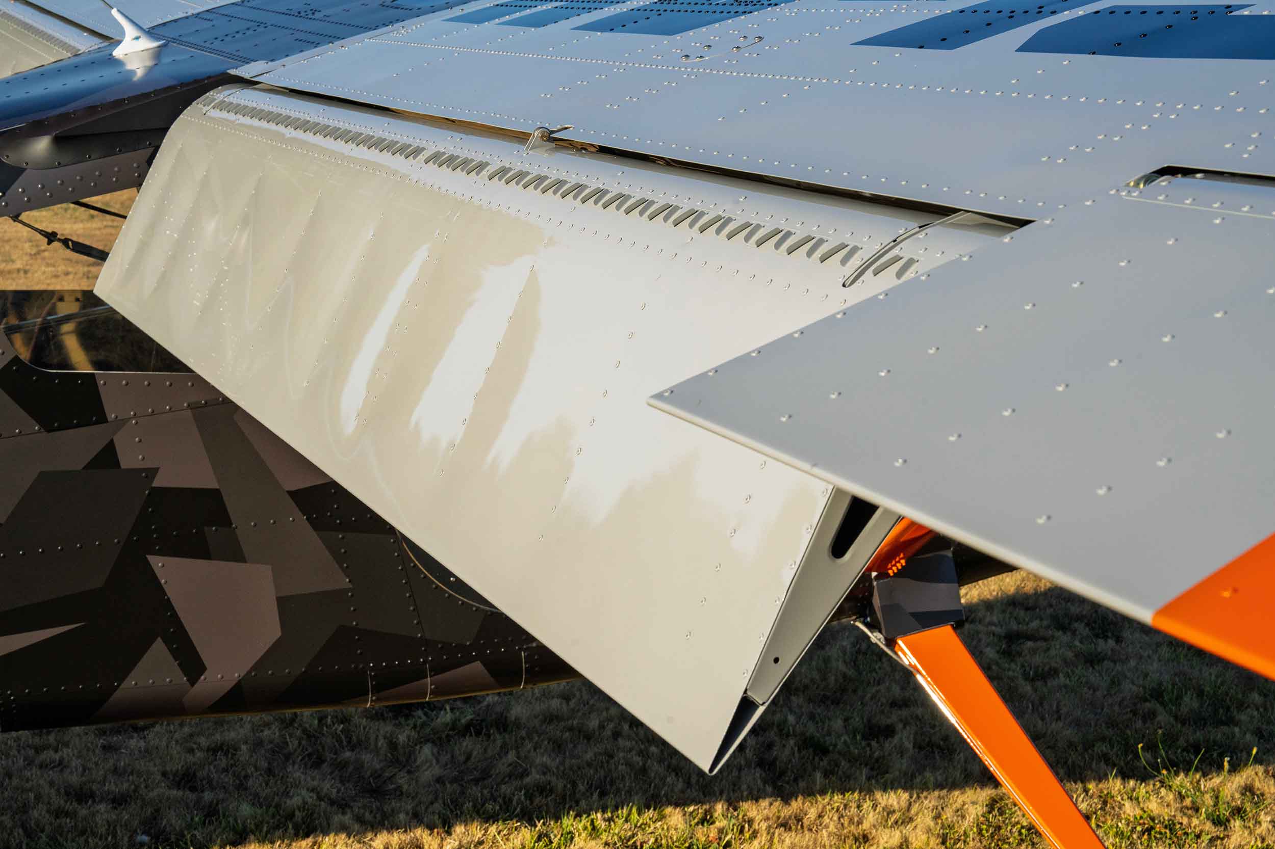 Novel flap design on the RV-15