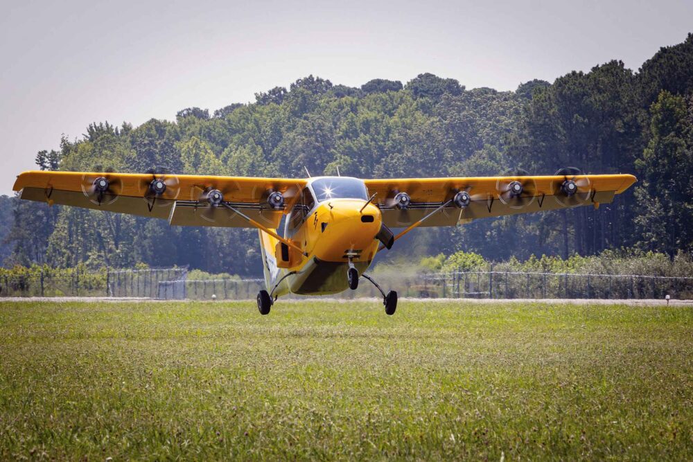 Electra's hybrid-power aircraft demonstrates a short take-off. Photos: Electra