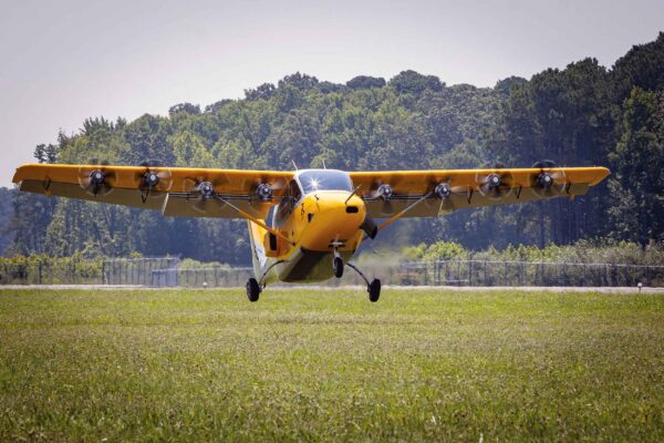 Electra's hybrid-power aircraft demonstrates a short take-off. Photos: Electra