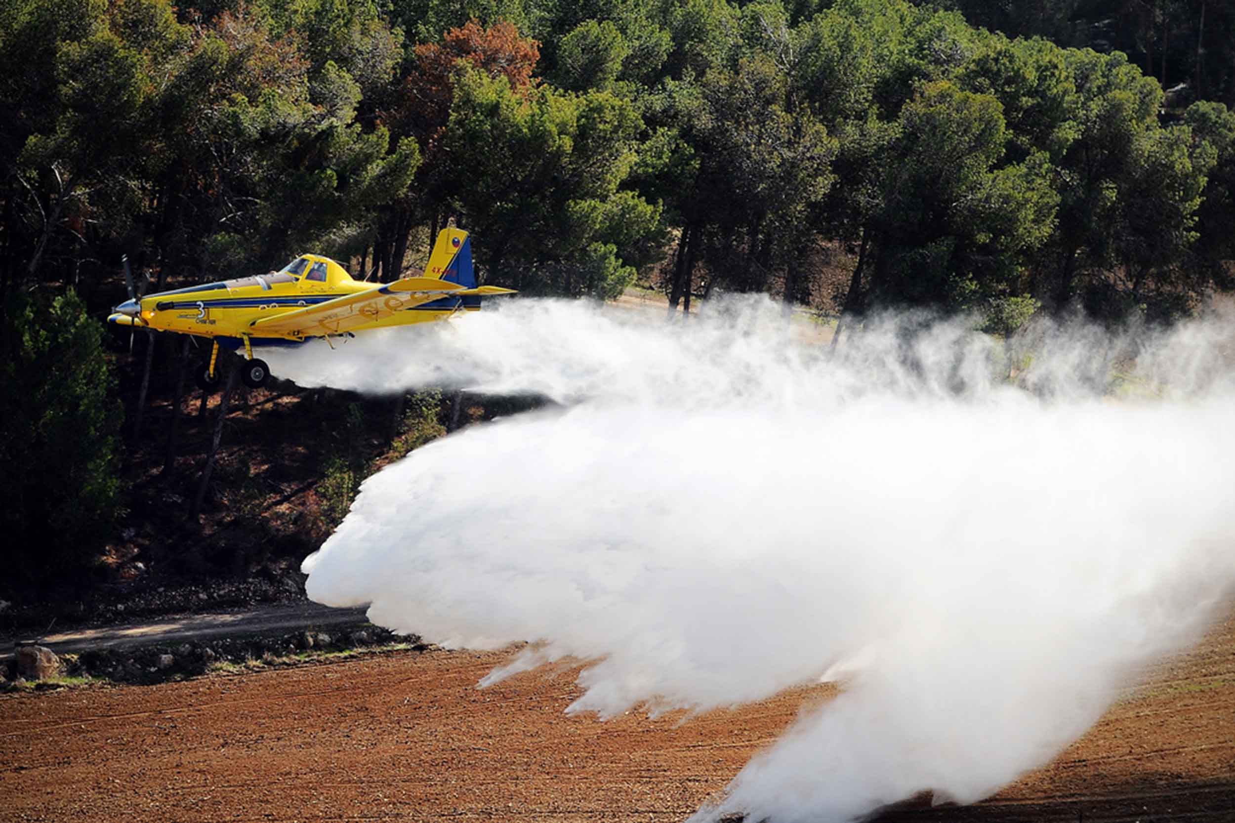 The real Air Tractor in a practice drill