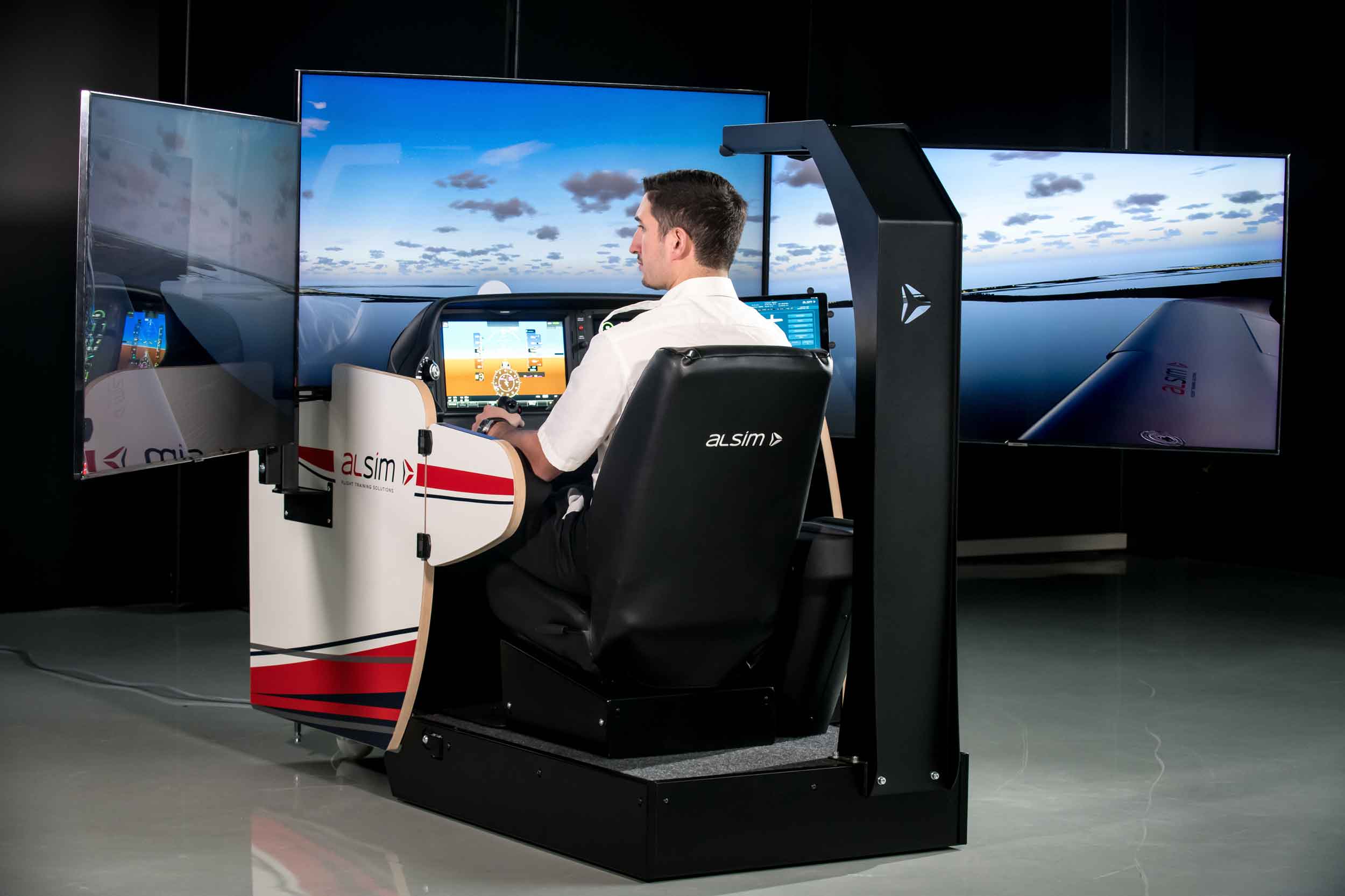 Alsim introduces AL3X simulator for Light Sport Aircraft :