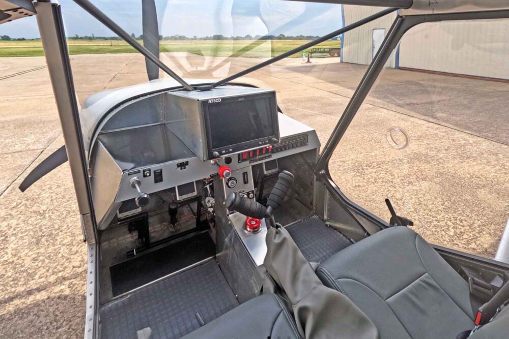 Cockpit of the Super Cruser with central Garmin G3X display